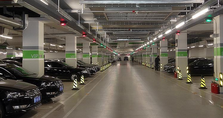 智慧停车与酒店住宿中的停车场找车系统 实现便捷出行体验